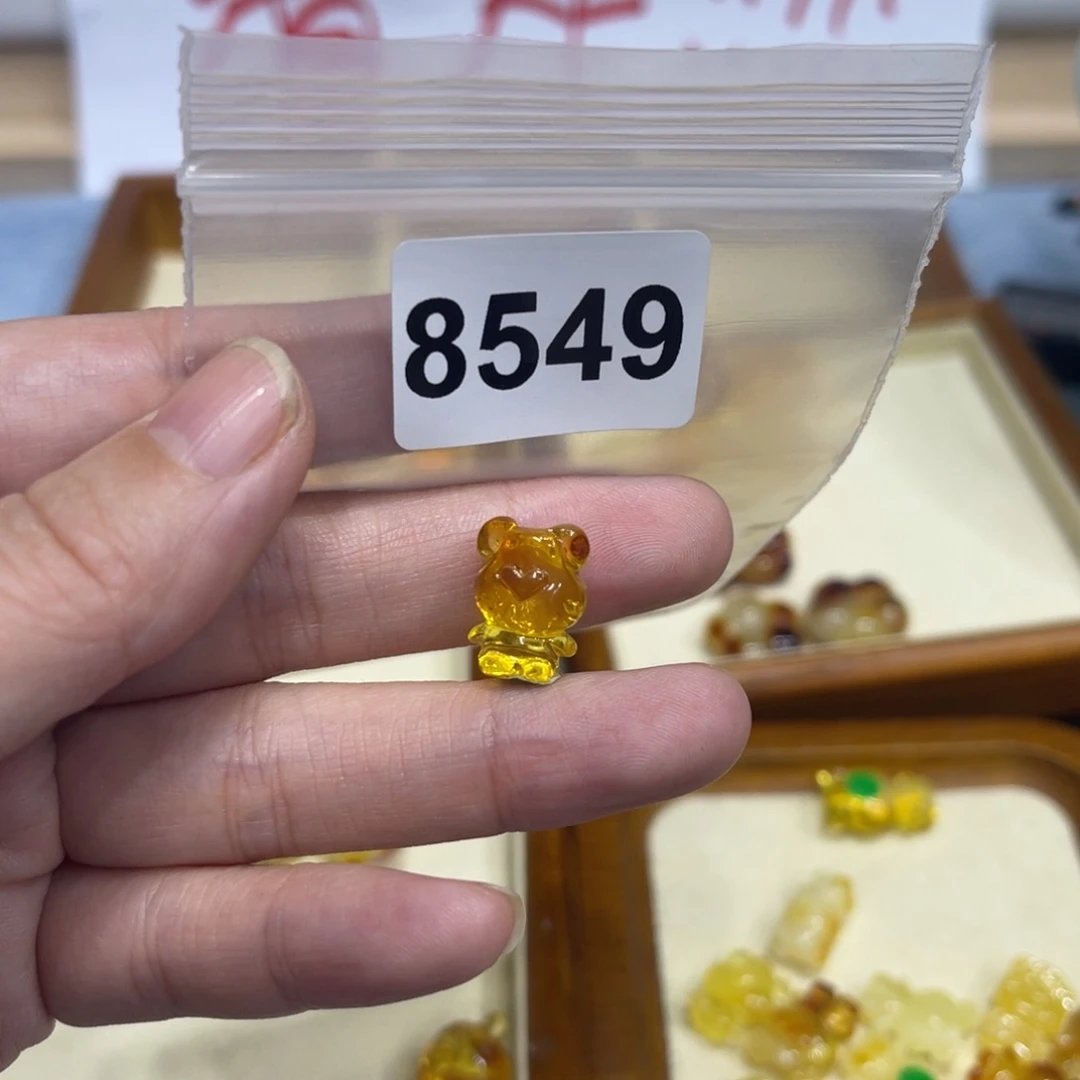 琥珀珠宝奇石未镶嵌