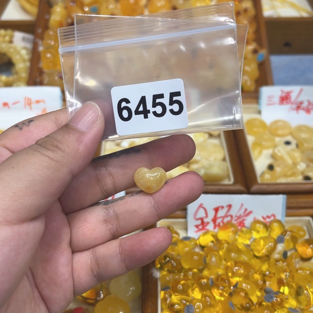 琥珀珠宝奇石未镶嵌