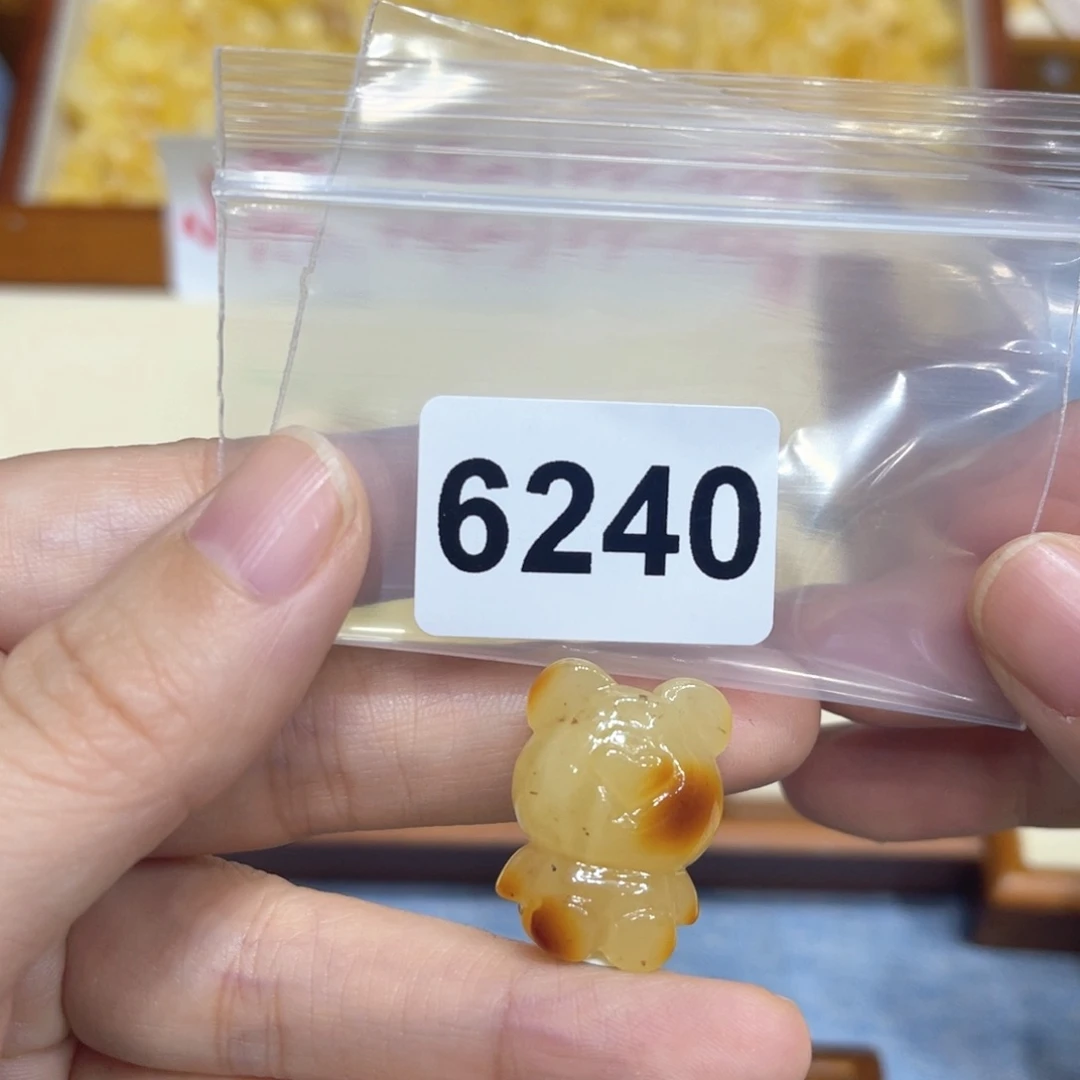 琥珀珠宝奇石未镶嵌