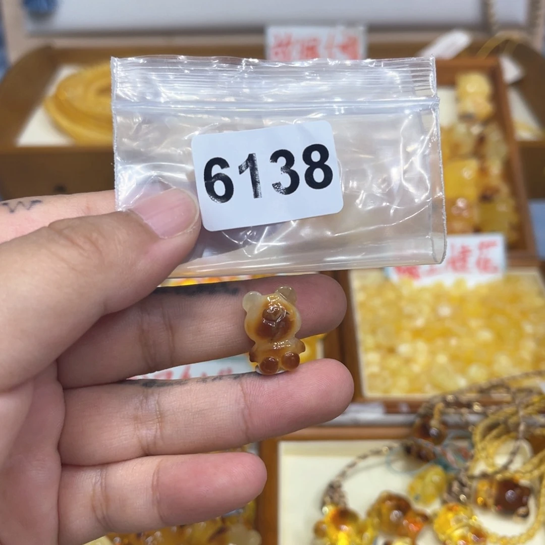 琥珀珠宝奇石未镶嵌