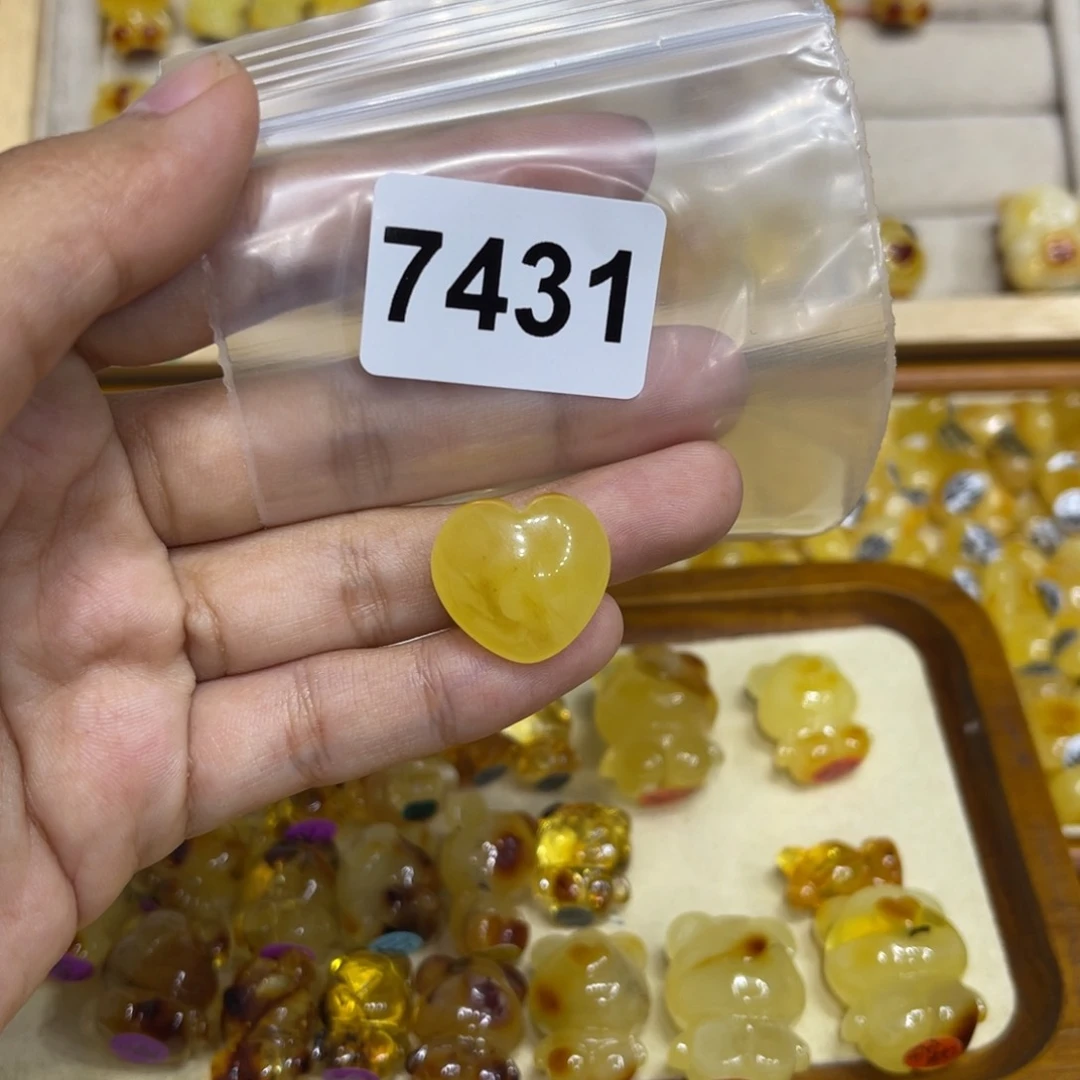 琥珀珠宝奇石未镶嵌