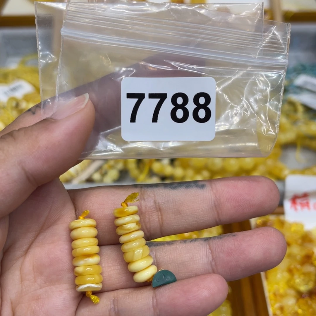 琥珀珠宝奇石未镶嵌W****3