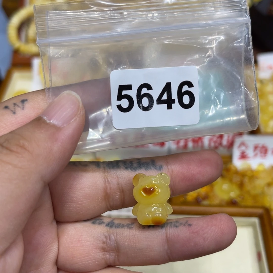 琥珀珠宝奇石未镶嵌