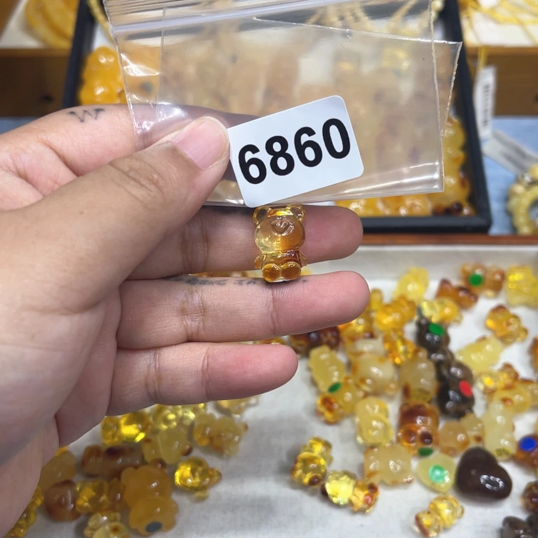 琥珀珠宝奇石未镶嵌