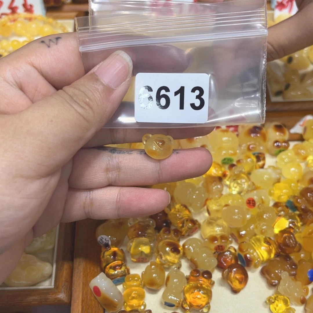 琥珀珠宝奇石未镶嵌