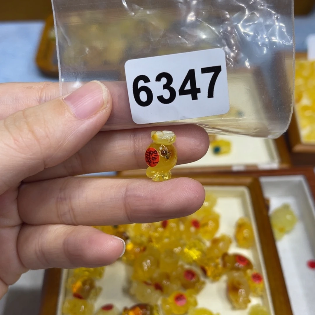 琥珀珠宝奇石未镶嵌
