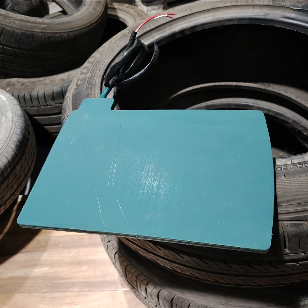 轮胎耐高温硅胶发热板加厚加热垫高温硫化发热片