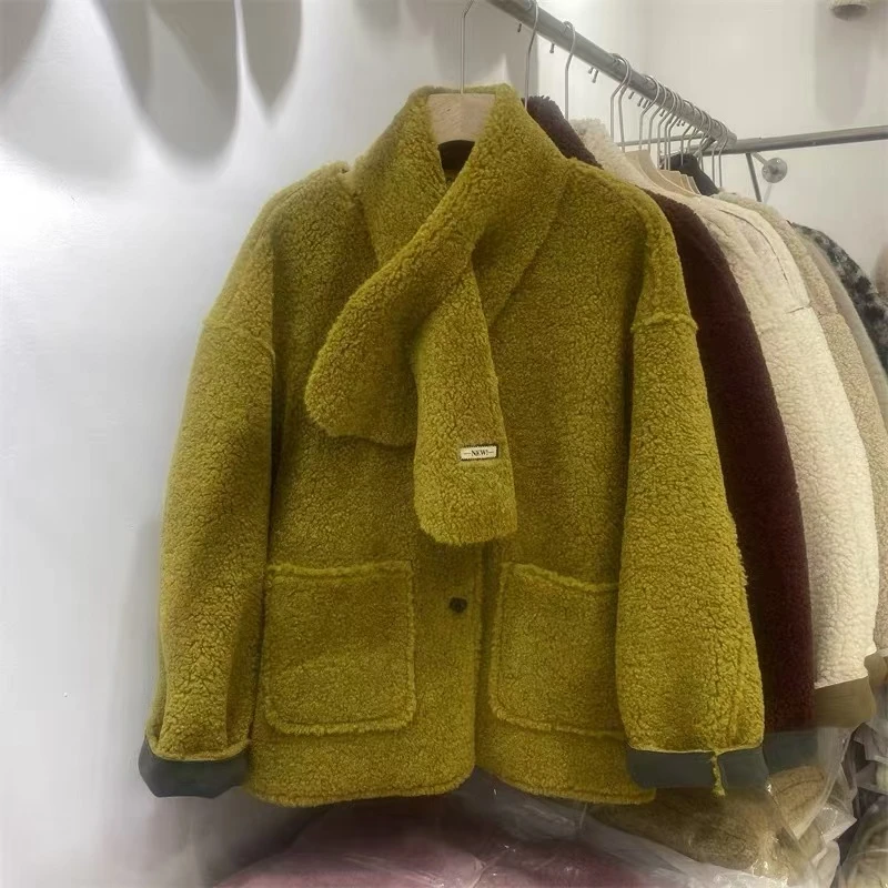 欧货皮毛一体围巾外套女2024冬季新款宽松减龄上衣外套