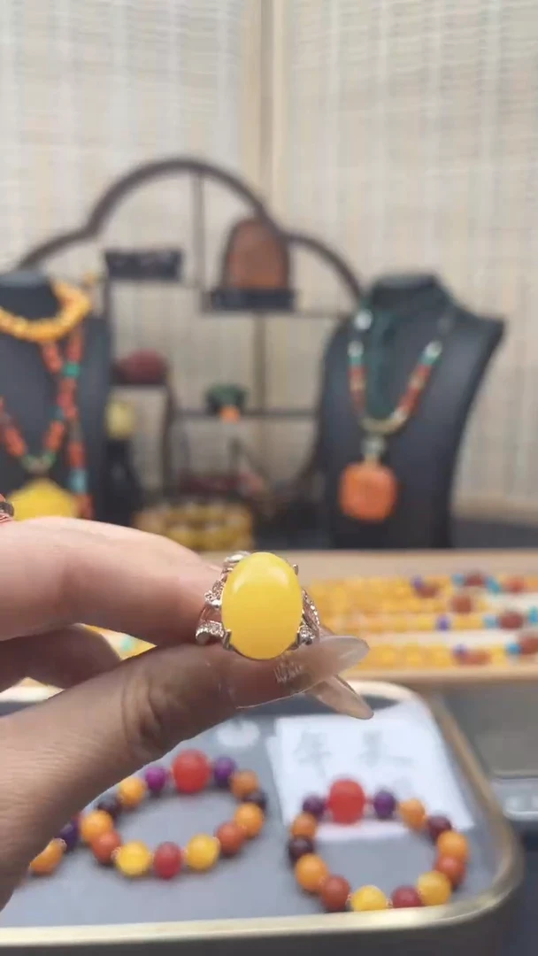 【闪购商品】琥珀裸石未镶嵌P06