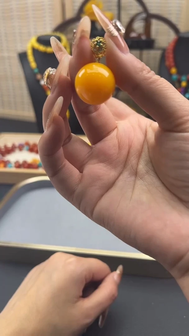 【闪购商品】琥珀裸石未镶嵌P31