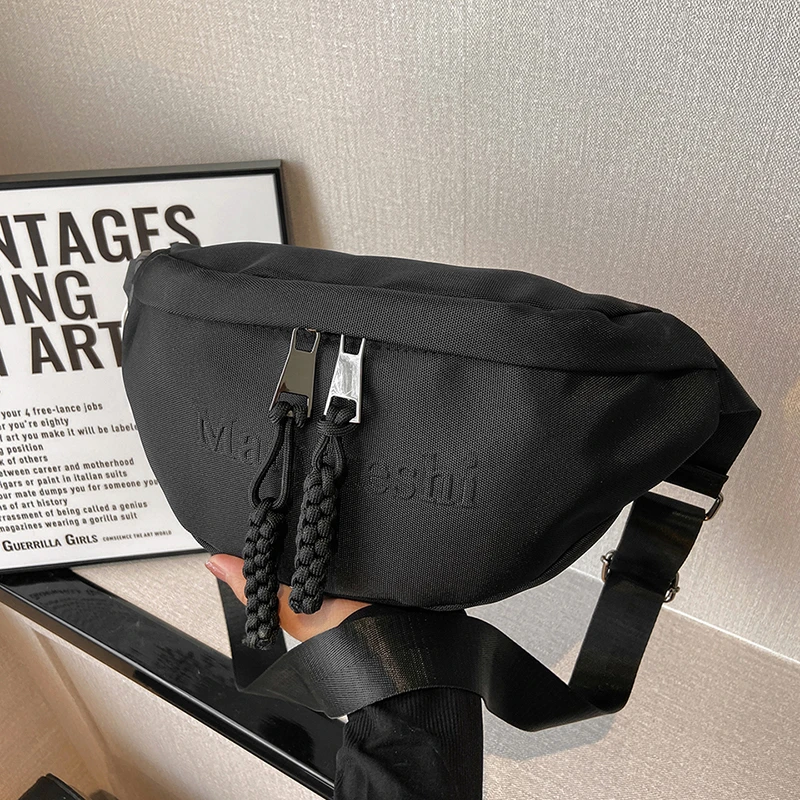 韩国胸包斜挎包女潮秋冬2023新款超火大容量时尚腰包潮流饺子包男