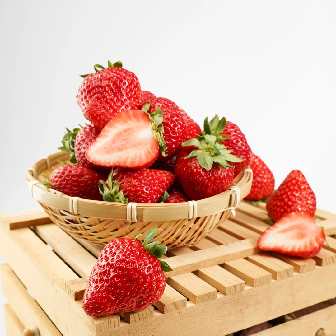 【雯声而来】丹东红颜99草莓牛奶99大草莓2.1斤礼盒