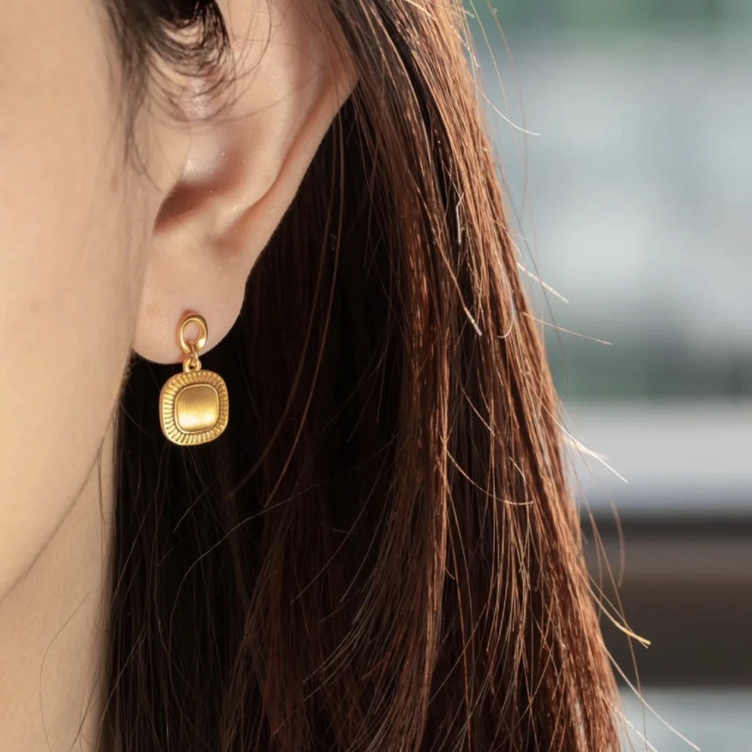 合金耳饰 金色耳环工艺时尚小众高级轻奢耳饰送女友闺蜜礼物
