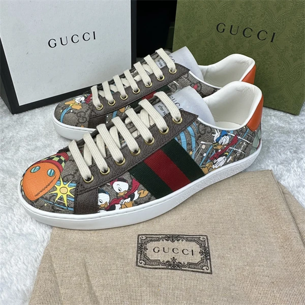 全新未使用 GUCCI/古驰 古驰大全套迪士尼乌木色唐老鸭印花板鞋