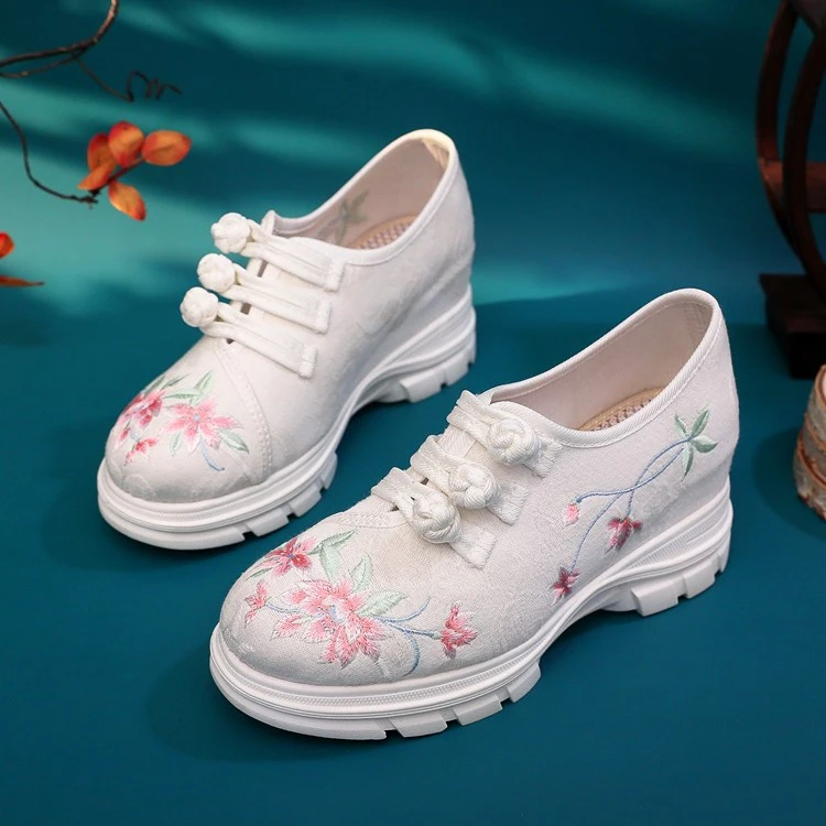 (繁华)2024年新款民族风绣花鞋古风汉服鞋内增高女单鞋轻便舞蹈鞋