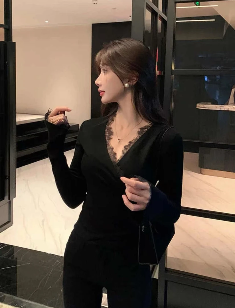 大码法式V领纯欲交叉蕾丝v领打底衫