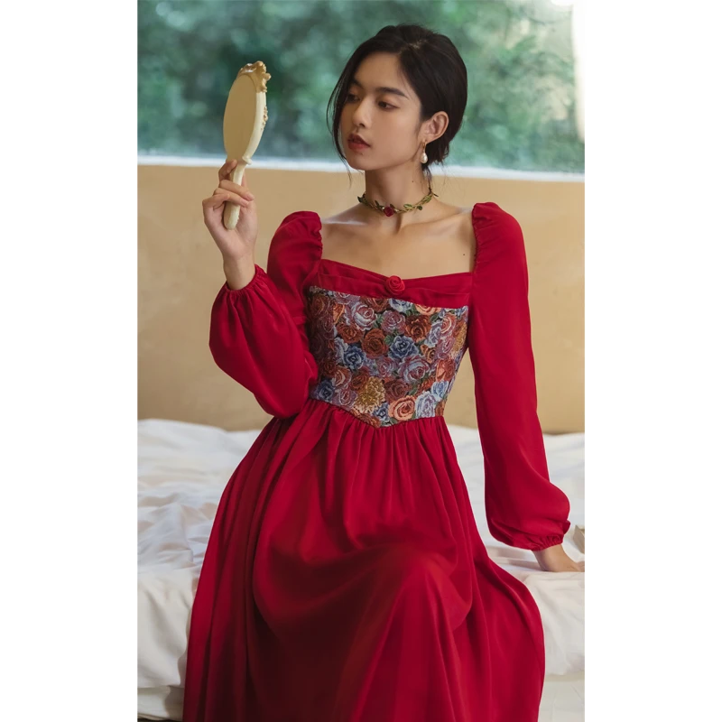 奈良红色连衣裙长裙法式复古裙子春秋季长袖气质显瘦入秋服饰