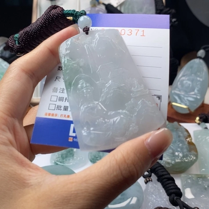 翡翠颈饰未镶嵌缅甸翡翠