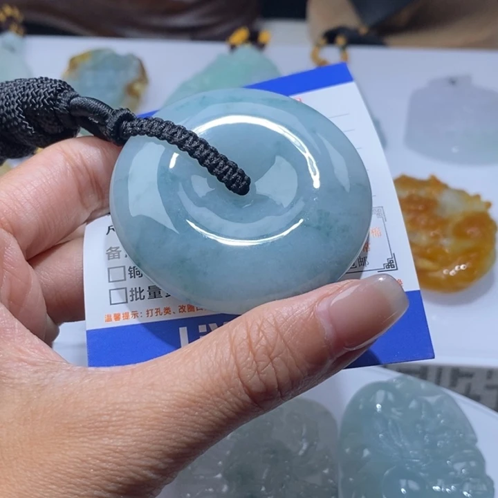 翡翠颈饰未镶嵌缅甸翡翠