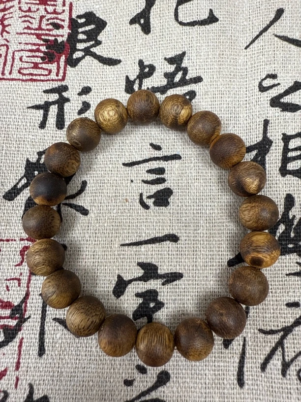 沉香绿奇楠卡10圆珠单圈多样性发其一