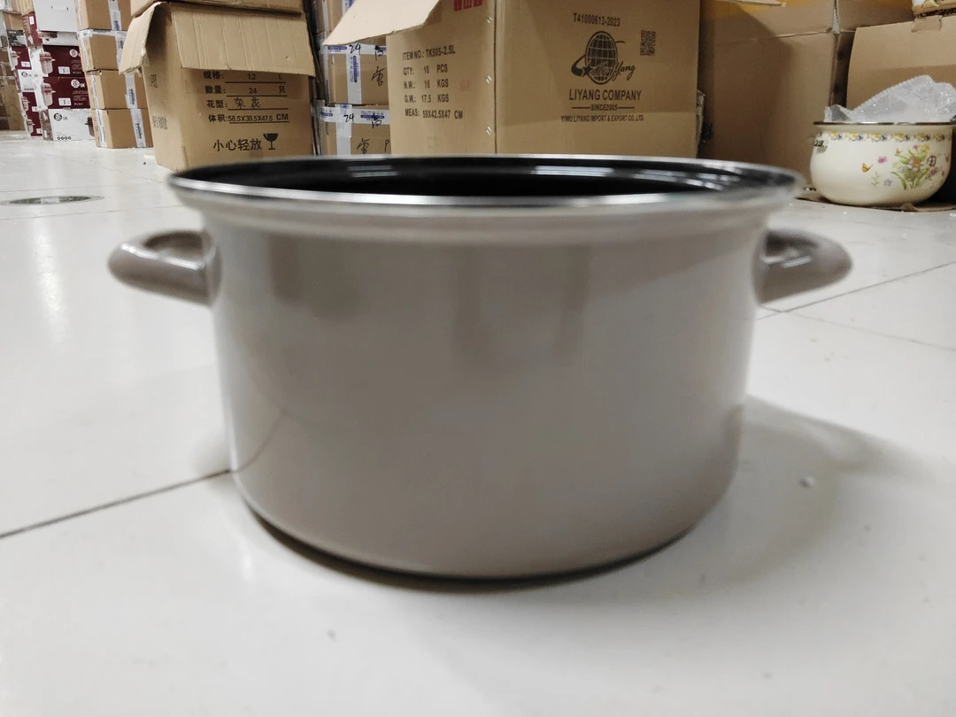 26口径搪瓷咖色锅无盖微瑕疵