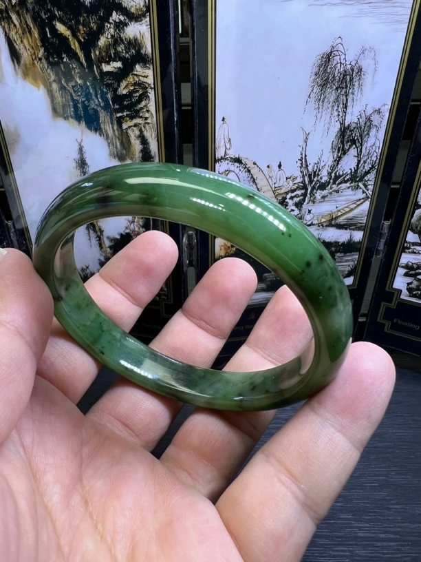 和田玉手镯天然美玉