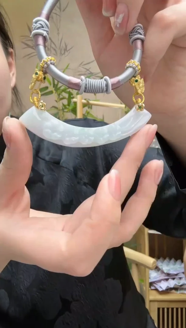 【闪购商品】翡翠颈饰未镶嵌吊坠