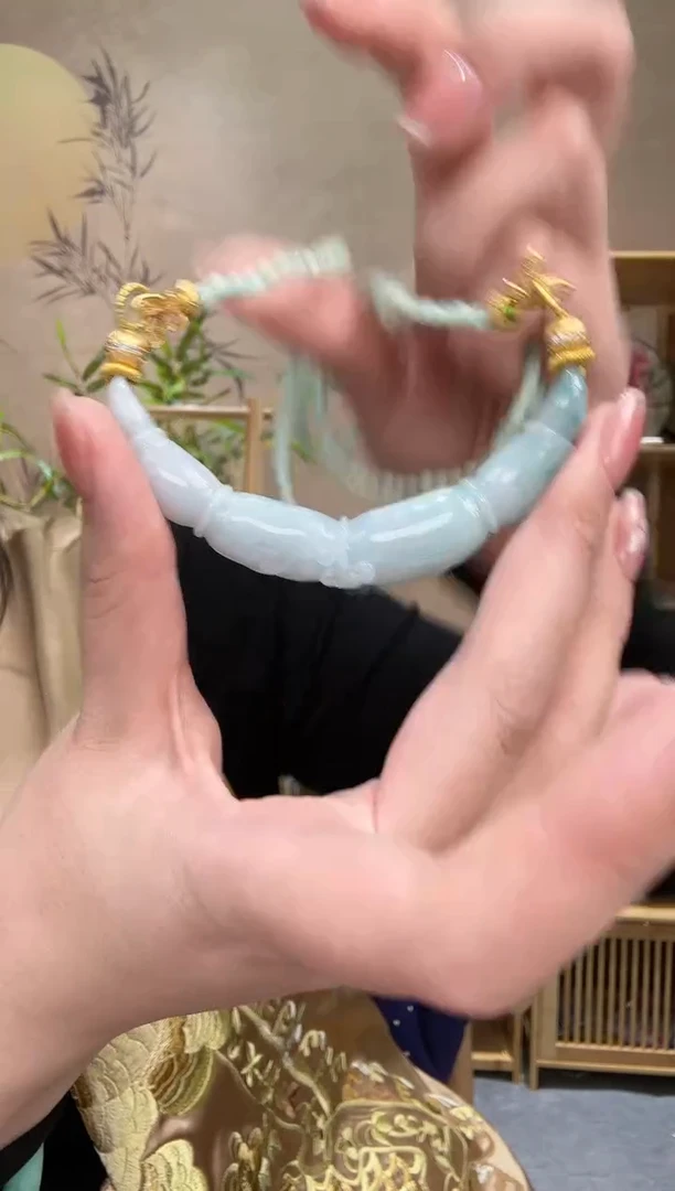 【闪购商品】翡翠颈饰未镶嵌吊坠