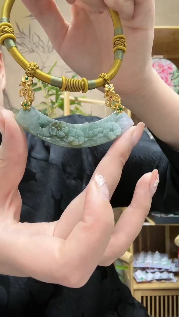 【闪购商品】翡翠颈饰未镶嵌吊坠