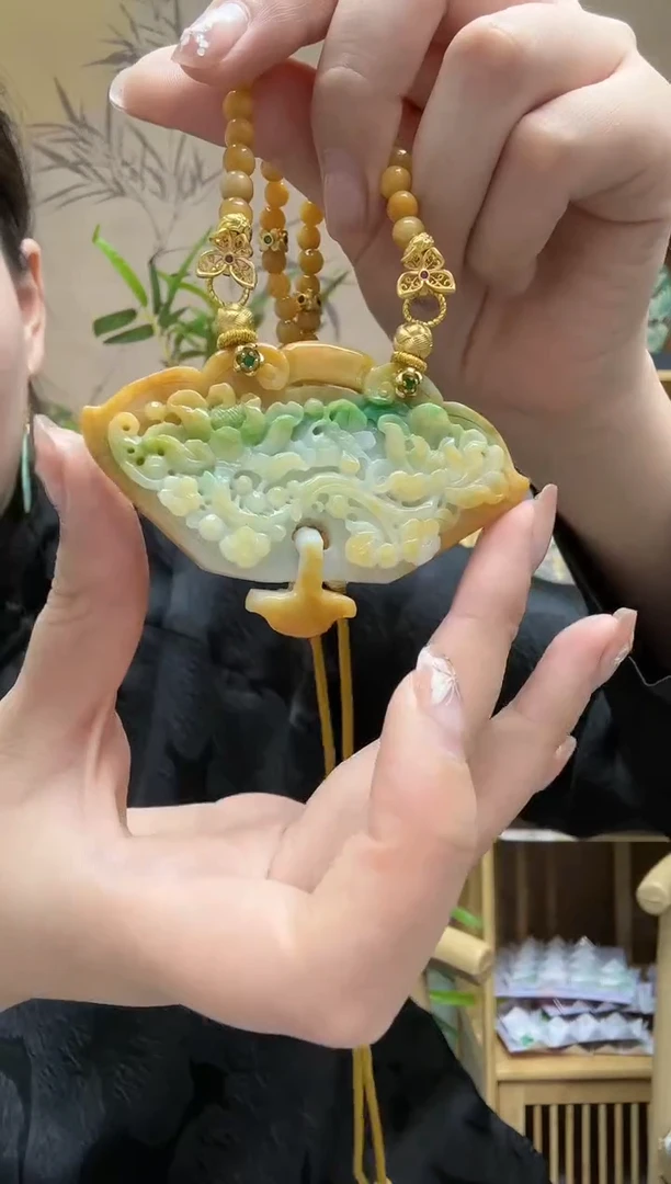 【闪购商品】翡翠颈饰未镶嵌吊坠