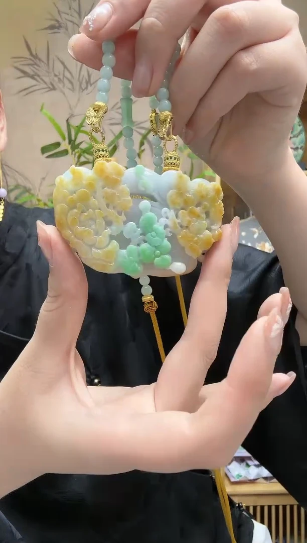 【闪购商品】翡翠颈饰未镶嵌吊坠