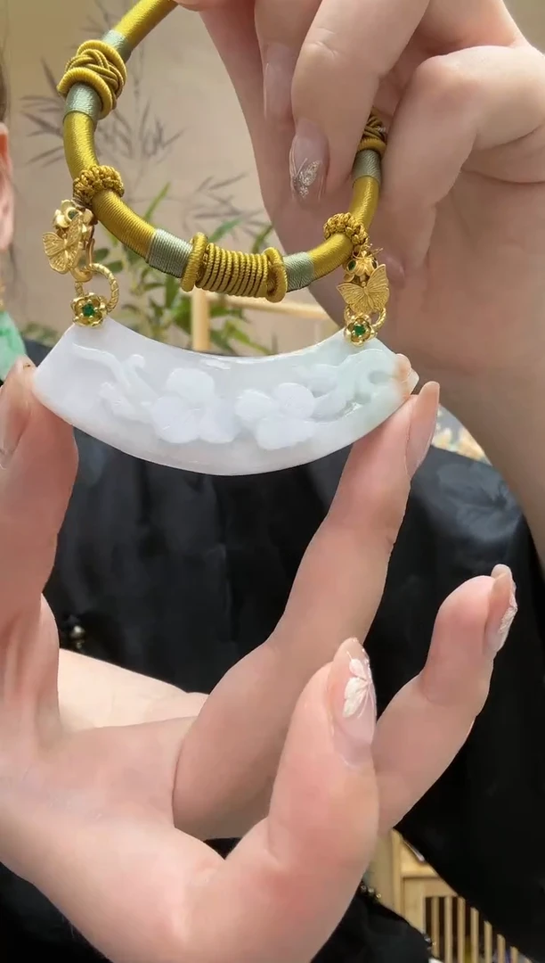 【闪购商品】翡翠颈饰未镶嵌吊坠