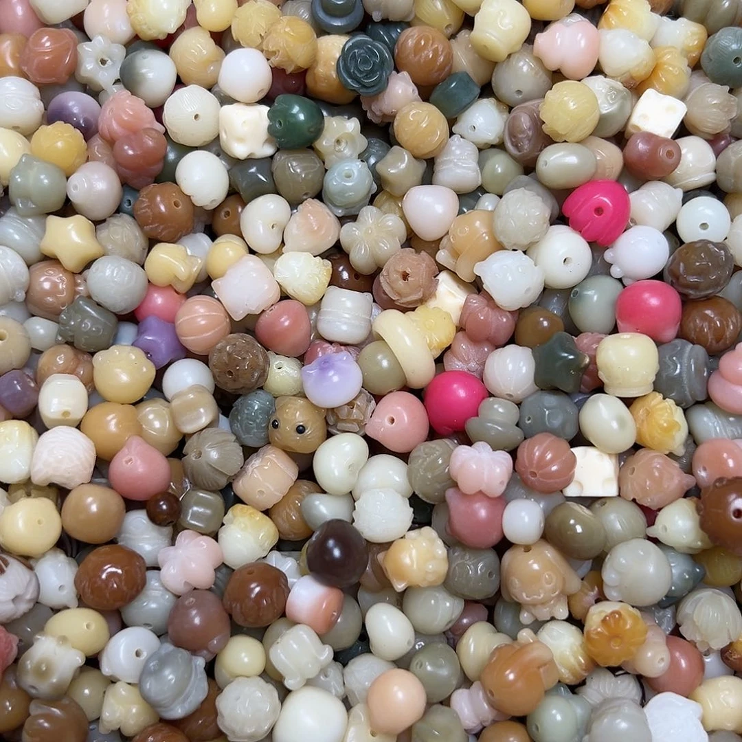 白玉菩提吊坠23颗混装雕刻件