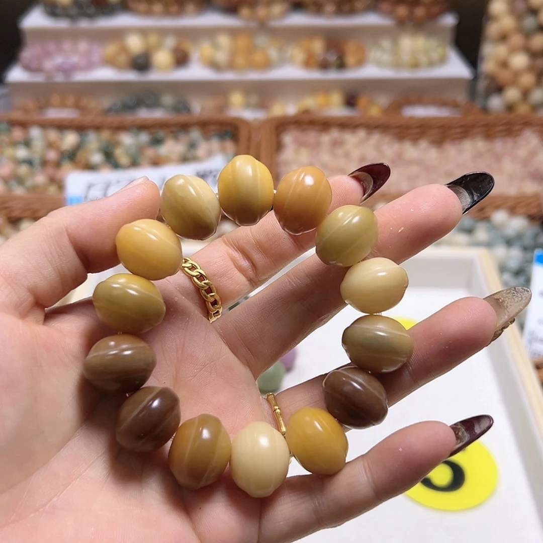 白玉菩提吊坠嗯大瑕1条