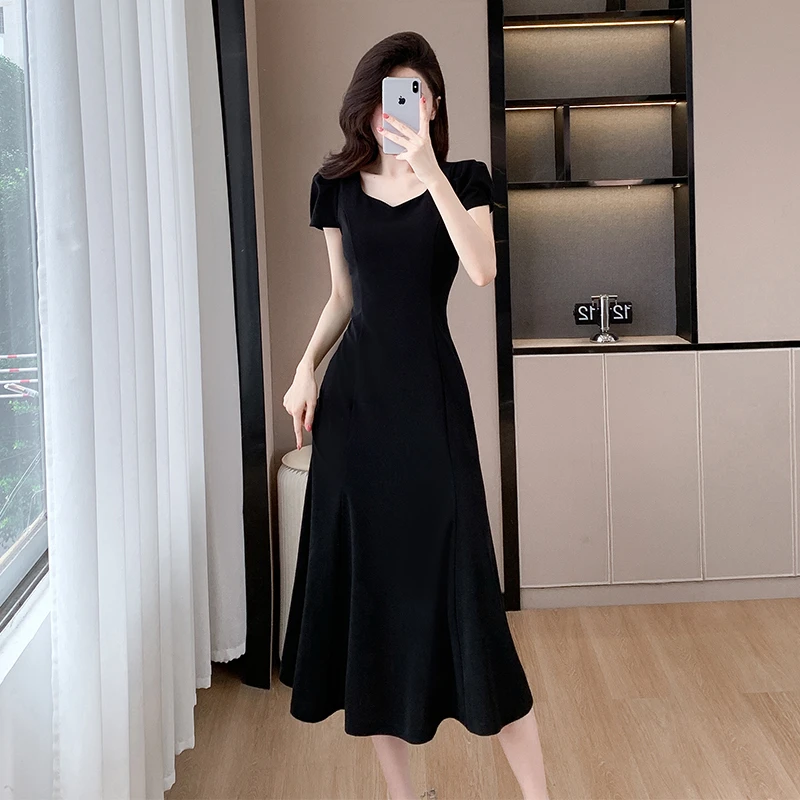 法式轻奢高级感时尚小黑裙连衣裙赫本风气质轻熟小众鱼尾礼服长