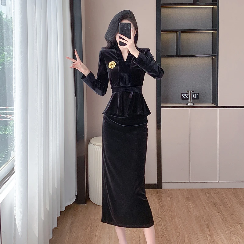 秋冬时尚气质搭配一整套丝绒上衣半身裙两件套小香风御姐套装