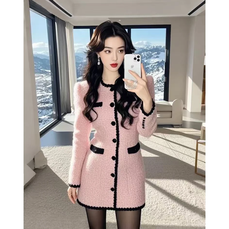 冷淡系独特别致裙子小个子气质绝美法式高级感收腰粉色连衣裙女冬