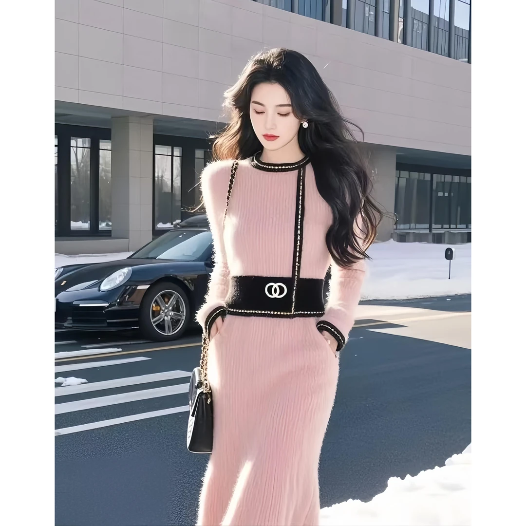 冷淡系独特别致长裙子秋冬法式高级感气质小香风粉色针织连衣裙女