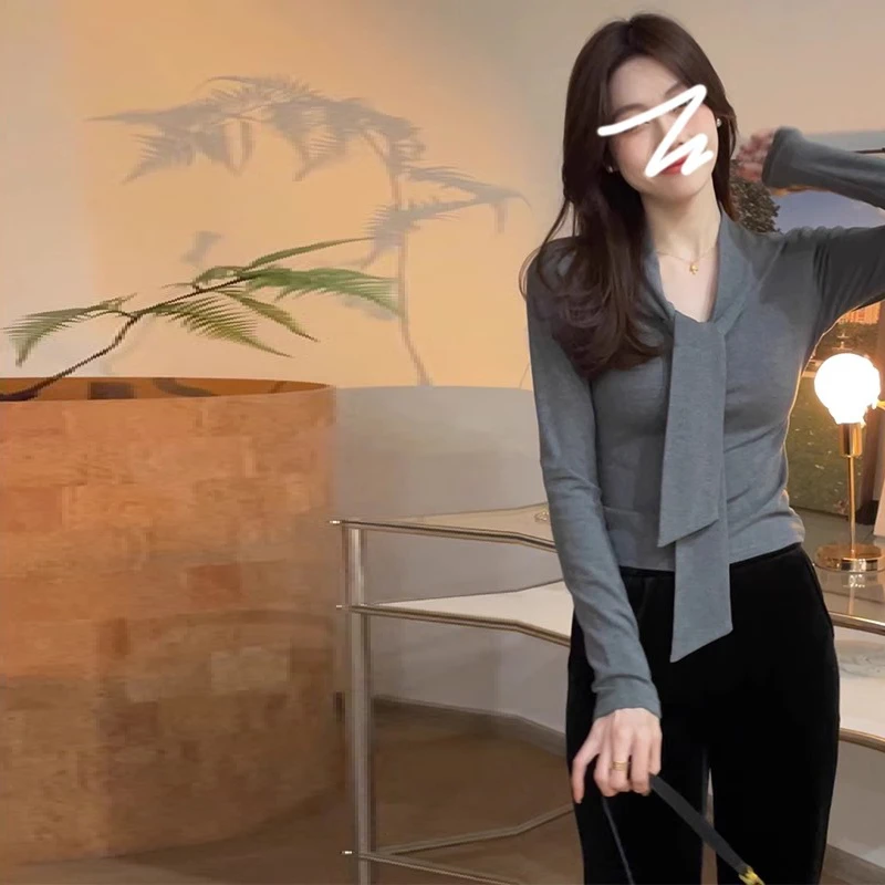 法式高级灰针织打底衫女秋冬款内搭修身显瘦气质长袖t恤别致上衣