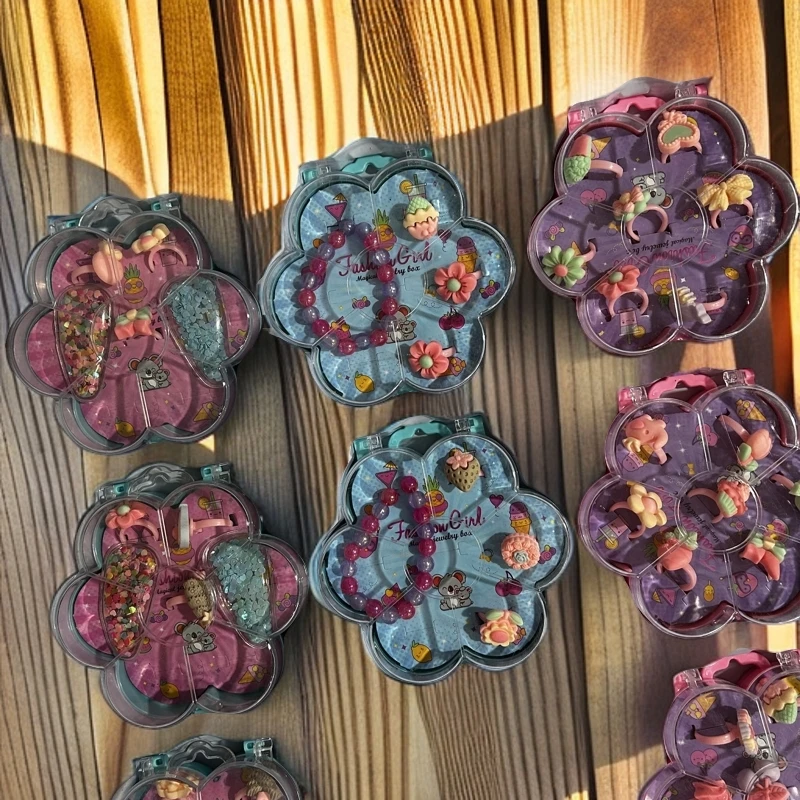 六瓣花饰品玩具发三个.以直播间为准