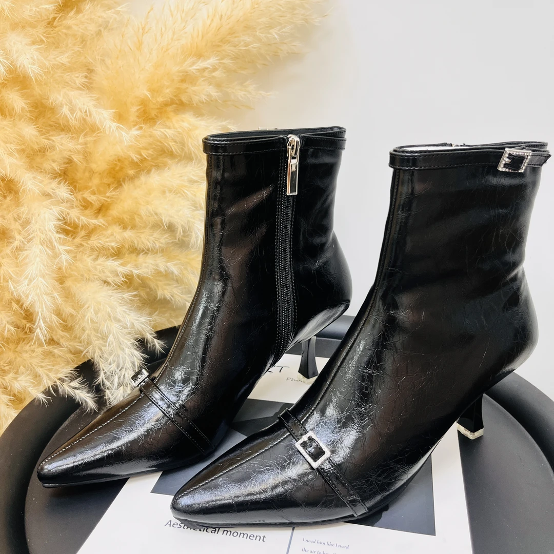 足伊莲 肥仔推荐 9911 秋冬尖头薄绒新款时尚百搭细跟短靴