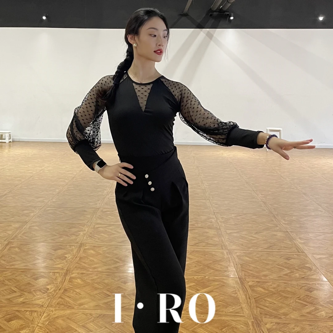 I·RO【法式甜心】爱心秋季网纱长袖v领显瘦高级感练习服黑色服装