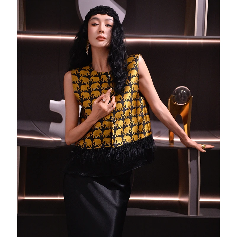 洋气小金象浮雕鸵鸟毛时尚马甲复早秋名媛个性炸街单品上衣金色潮