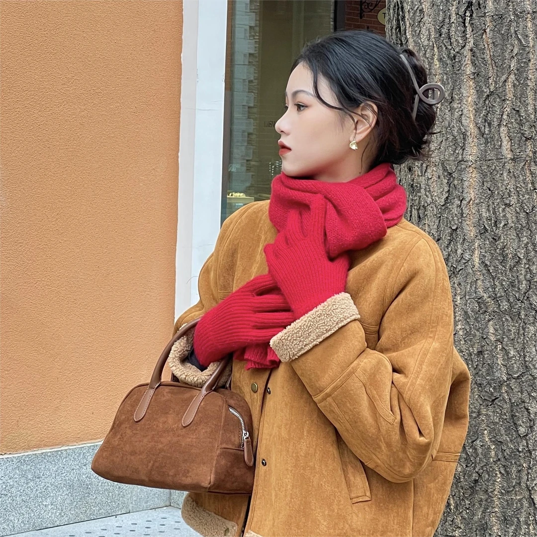 【新年穿搭好物】红色新年氛围感穿搭好物韩版针织手套围巾两件套