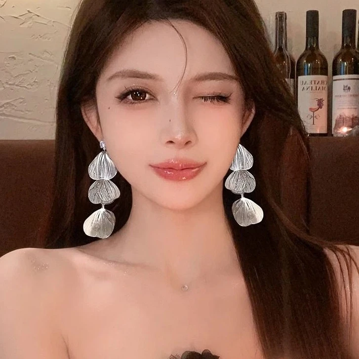 重工金属花瓣耳环女2024新款耳钉轻奢高级感耳坠耳饰夏