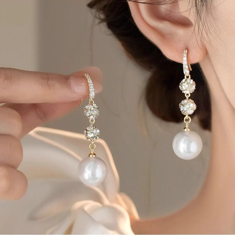 东大门时尚名媛耳钉女2024爆款新款耳环简约气质百搭优雅