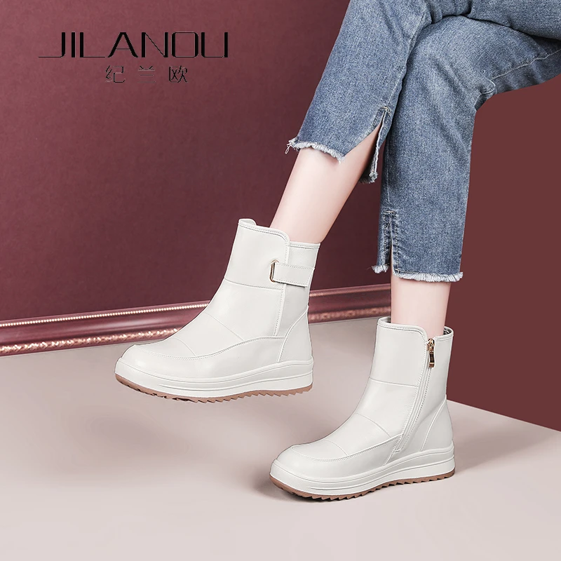 2025新款鞋子羊毛防滑女靴平底加绒加厚雪地靴真皮白色短靴女冬季