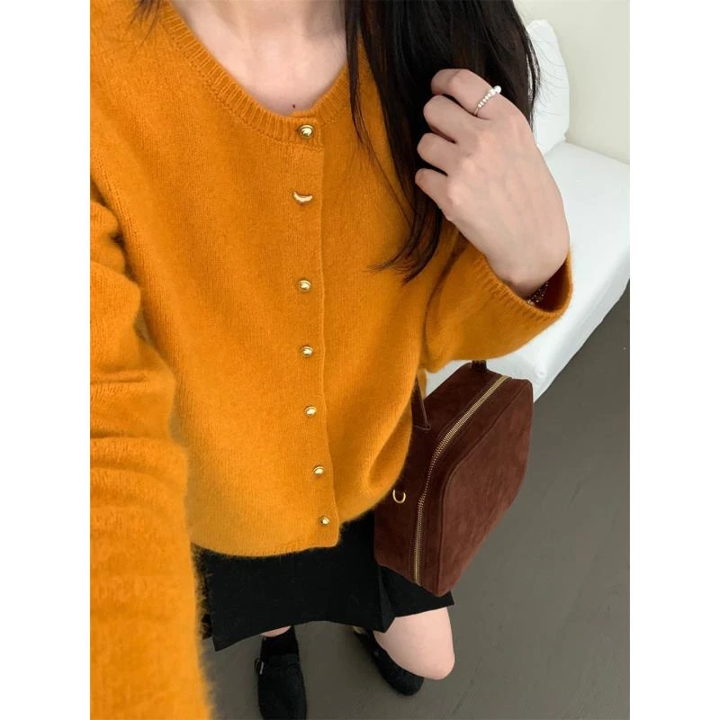 秋冬款高品质欧货橘色小金扣绵羊毛开衫女温柔软糯慵懒风毛衣A315
