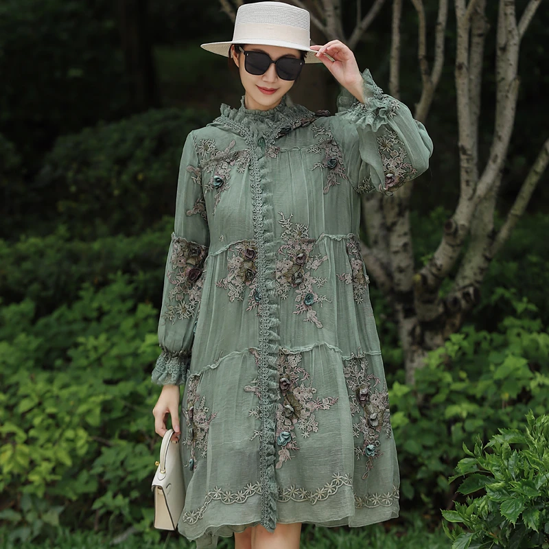 拜占庭的森林桑蚕丝面绣花女装大码时尚收腰高级感别致刺绣款棉服