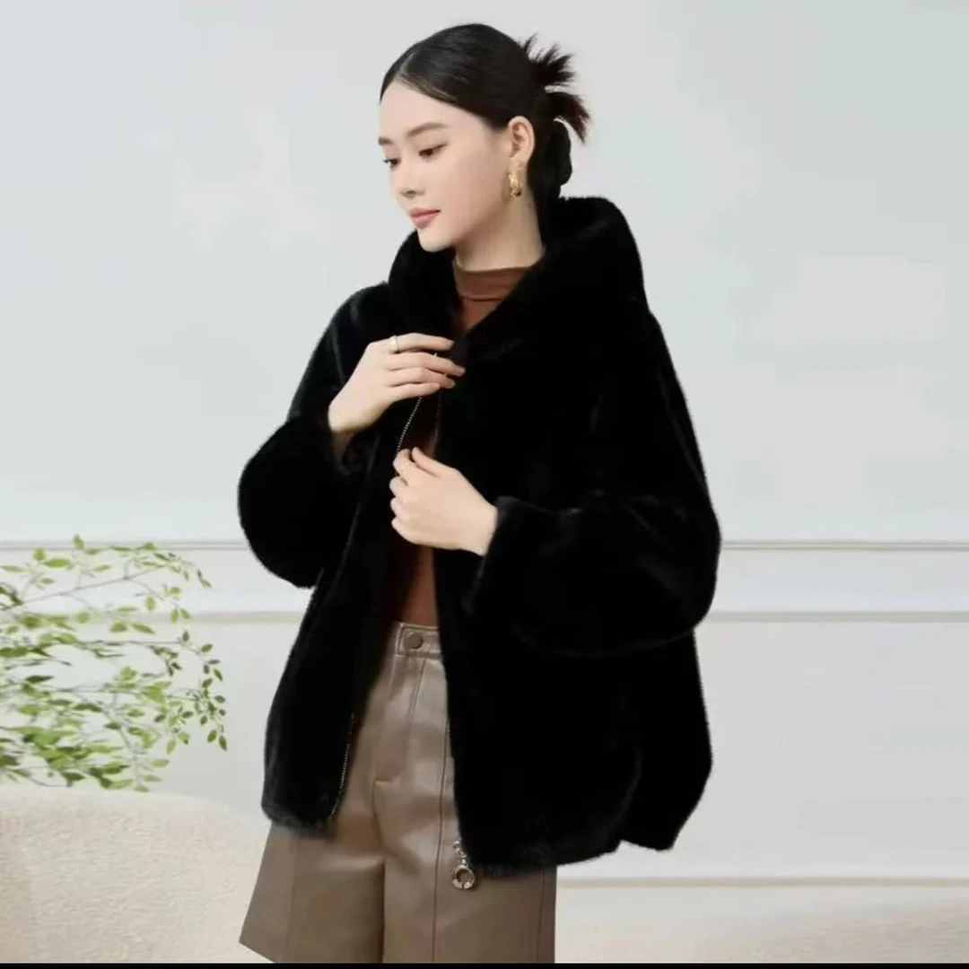 02时尚妈妈2024冬季新款连帽女款时尚气质百搭皮毛一体休闲外套